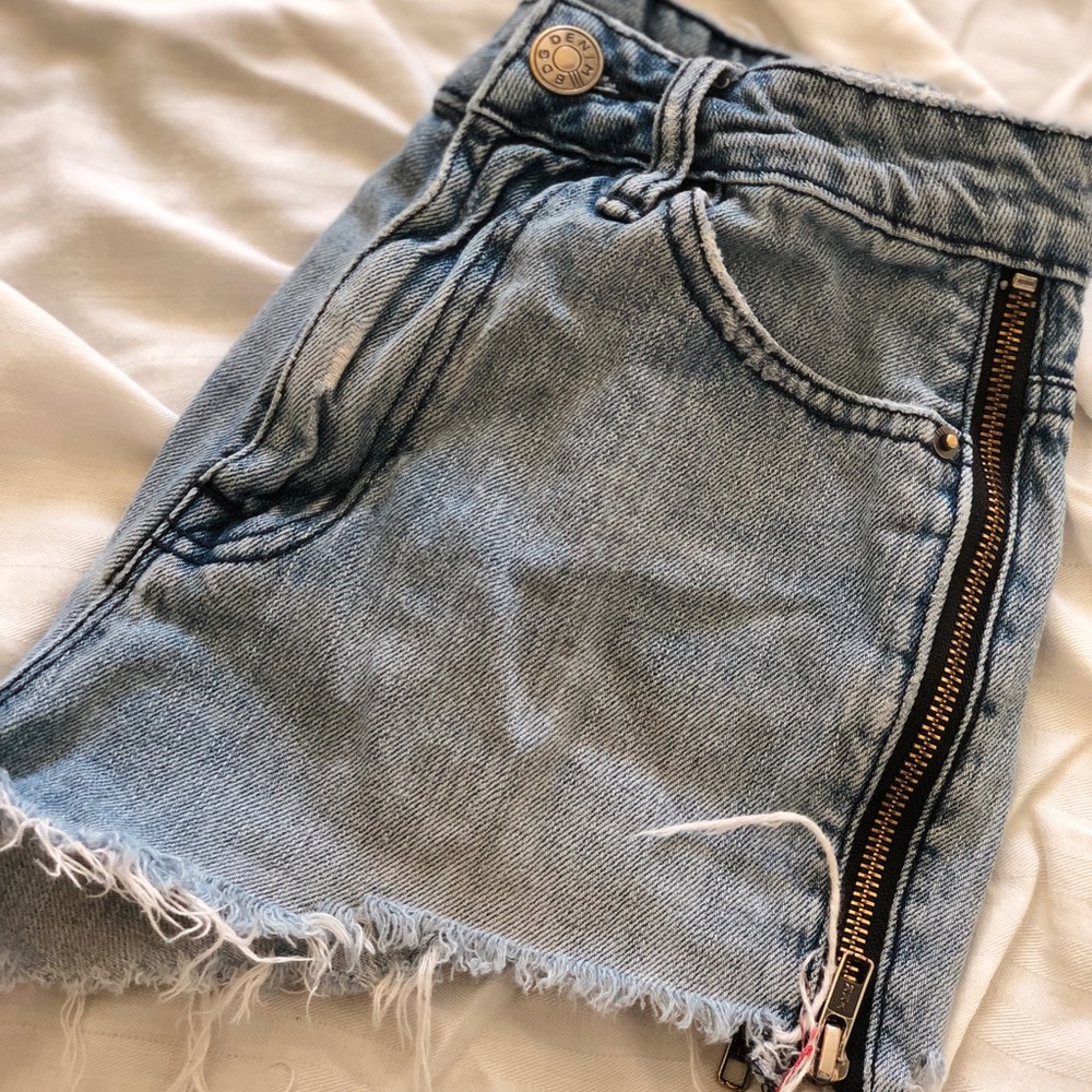 BDG side zippered denim shorts